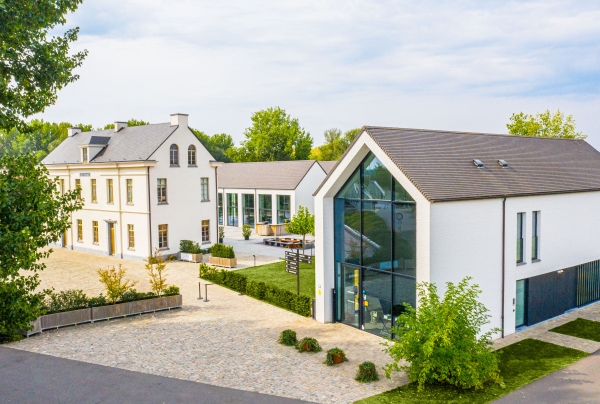 communie feestzaal met speeltuin