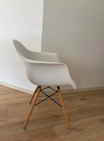 eames replica eetkamerstoel