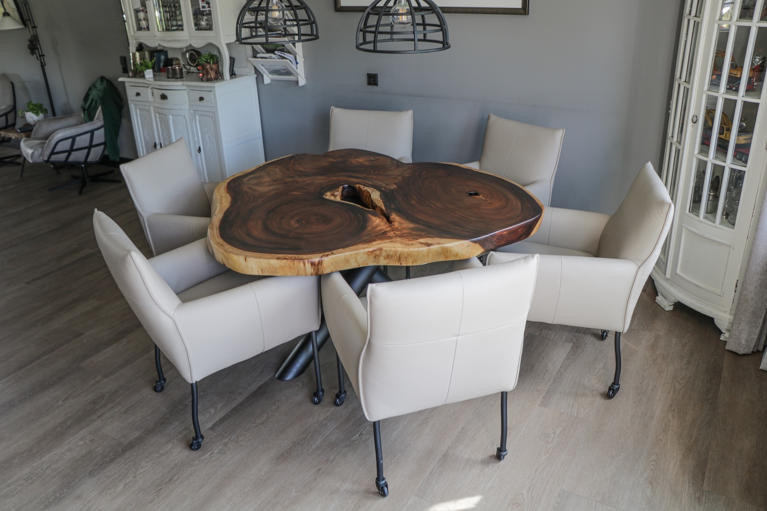 boomstam ronde eettafel
